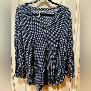 Grand & Greene Blue Patterned Tunic Rayon Top 1X